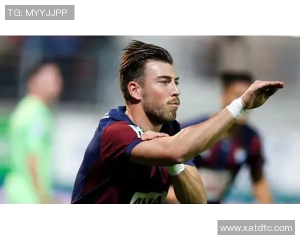 模仿球星经典动作训练技巧提升足球水平的全方位指南 模仿球星经典动作训练技巧提升足球水平的全方位指南